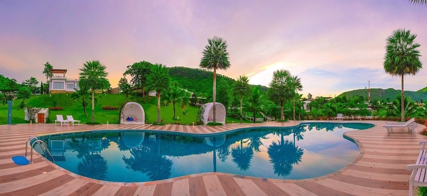 Imagen de la piscina del Hotel Swiss Valley Hip Resort. Foto 18