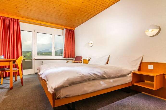 Imagen de la habitación del Hotel Swiss Views. Foto 15
