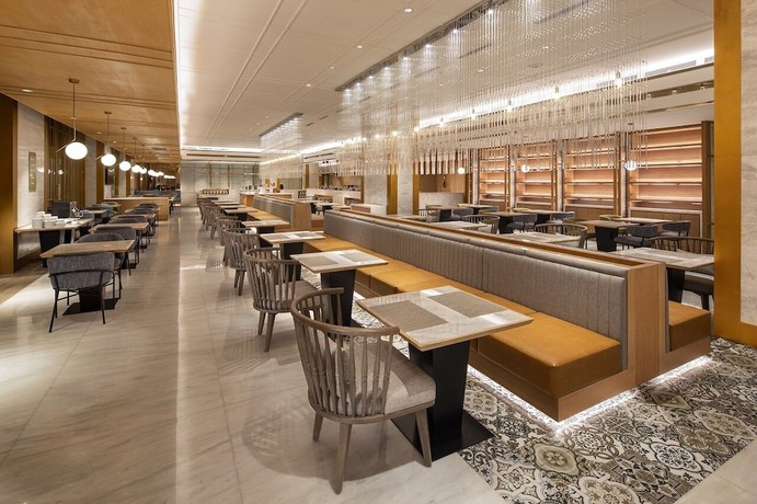 Imagen del bar/restaurante del Hotel Swiss-Belhotel Solo. Foto 2