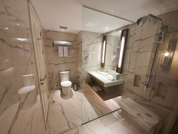 Imagen de la habitación del Hotel Swiss-Belhotel Solo. Foto 10