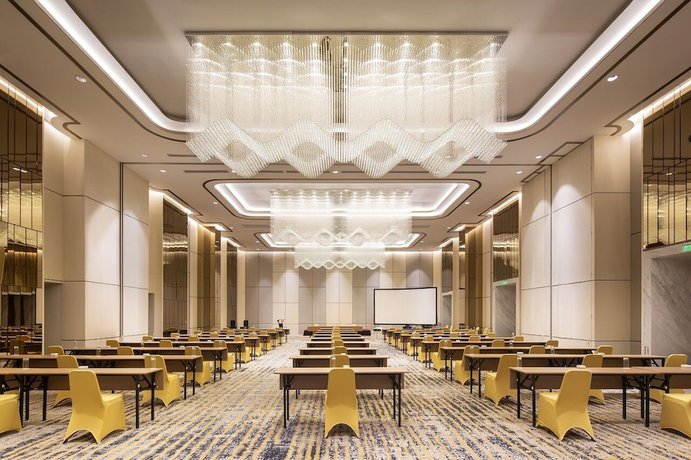 Imagen de los interiores del Hotel Swiss-Belhotel Solo. Foto 19