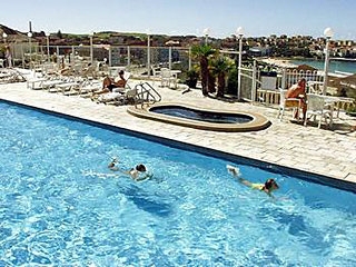 Imagen de la piscina del Hotel Swiss-Grand Resort & Spa Bondi Beach. Foto 6