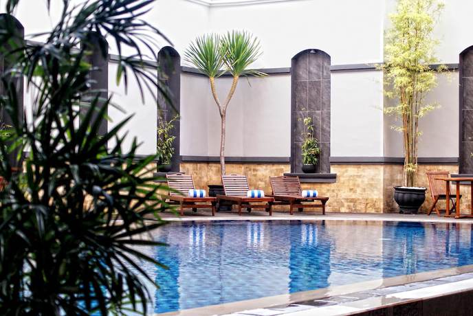 Imagen de la piscina del Hotel Swiss-belhotel Borneo Samarinda - Chse Certified. Foto 15