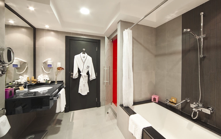 Imagen de la habitación del Hotel Swiss-belhotel Corniche. Foto 3