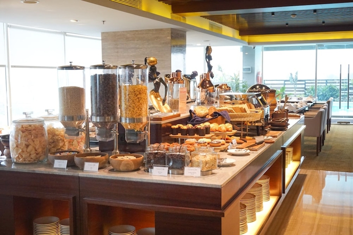Imagen del bar/restaurante del Hotel Swiss-belhotel Serpong - Chse Certified. Foto 4