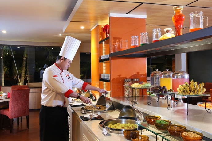 Imagen del bar/restaurante del Hotel Swiss-belhotel Silae Palu. Foto 4