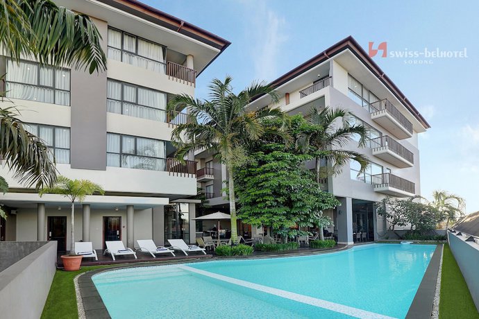 Imagen de la piscina del Hotel Swiss-belhotel Sorong. Foto 20