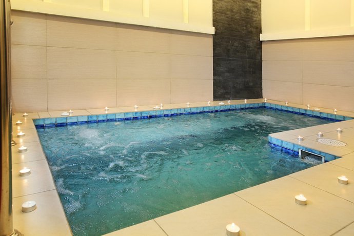 Imagen de la piscina del Hotel Swiss-belinn Balikpapan - Chse Certified. Foto 18