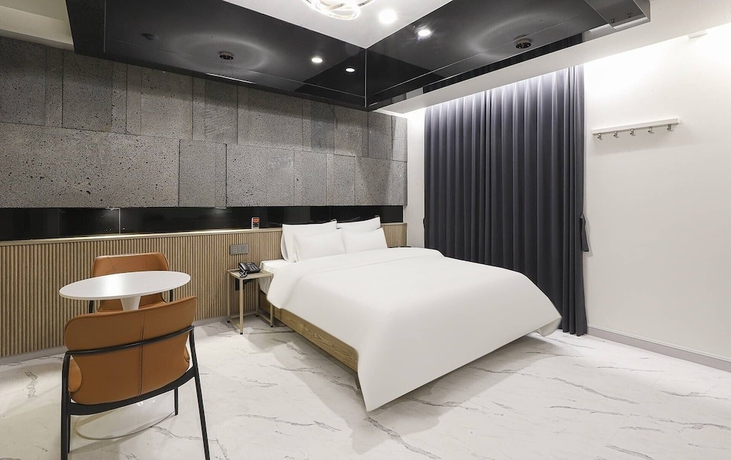 Imagen de la habitación del Hotel Swissbella. Foto 5