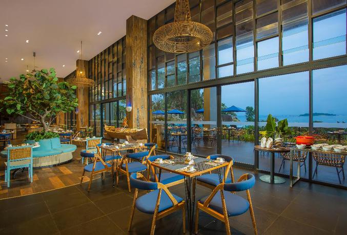 Imagen del bar/restaurante del Hotel Swiss-belresort Belitung - Chse Certified. Foto 11