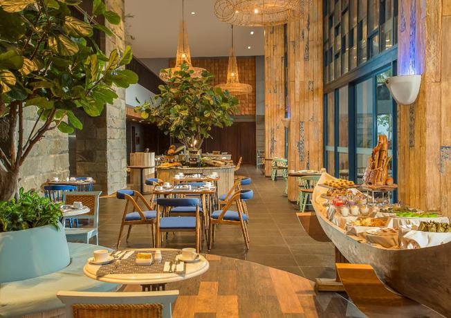 Imagen del bar/restaurante del Hotel Swiss-belresort Belitung - Chse Certified. Foto 13