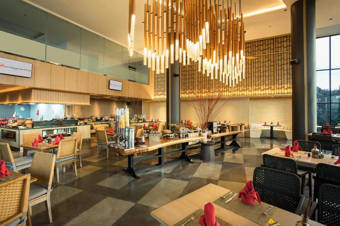Imagen del bar/restaurante del Hotel Swiss-belresort Dago Heritage - Chse Certified. Foto 9
