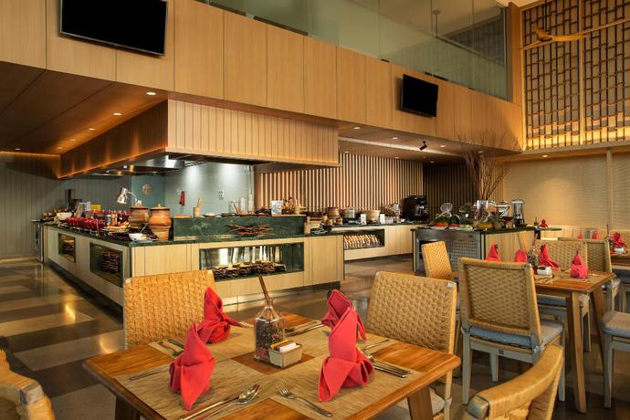 Imagen del bar/restaurante del Hotel Swiss-belresort Dago Heritage - Chse Certified. Foto 10