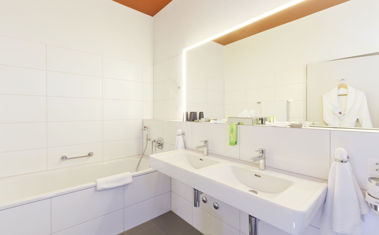 Imagen de la habitación del Hotel Swissever Zug Swiss Quality. Foto 8