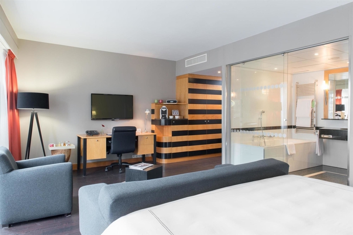 Imagen de la habitación del Hotel Swissôtel Amsterdam. Foto 8