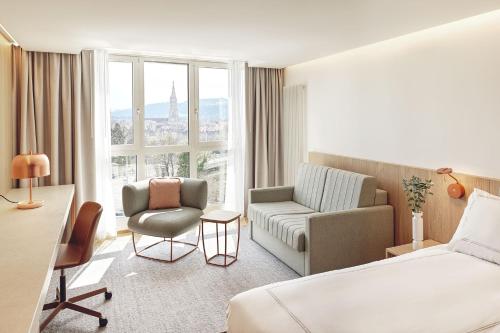 Imagen de la habitación del Hotel Swissôtel Kursaal Bern. Foto 10