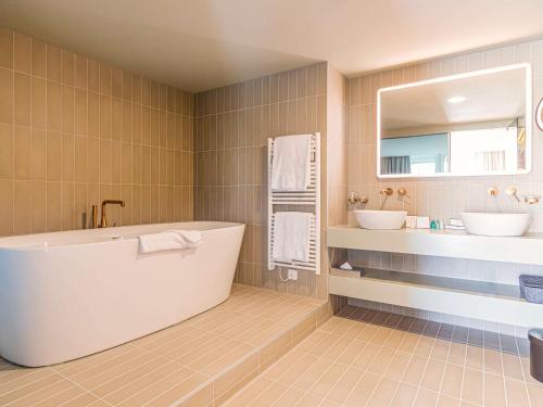 Imagen general del Hotel Swissôtel Kursaal Bern. Foto 3