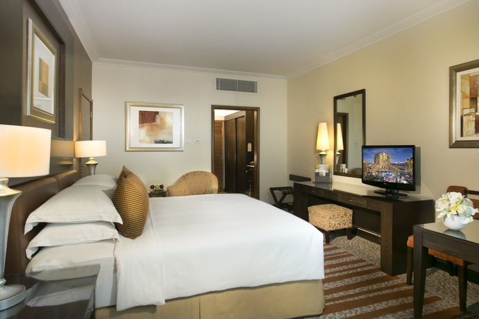 Imagen de la habitación del Hotel Swissotel Al Murooj Dubai. Foto 5