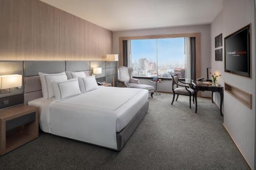 Imagen de la habitación del Hotel Swissotel Bangkok Ratchada. Foto 18