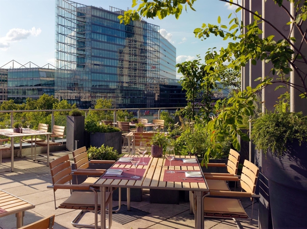 Imagen del bar/restaurante del Hotel Swissotel Berlin. Foto 4