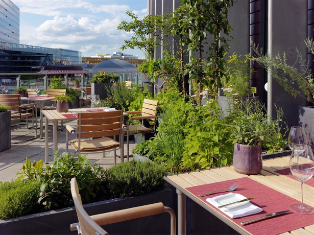 Imagen del bar/restaurante del Hotel Swissotel Berlin. Foto 5