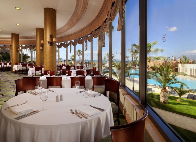 Imagen del bar/restaurante del Hotel Swissotel Resort And Spa Cesme. Foto 2