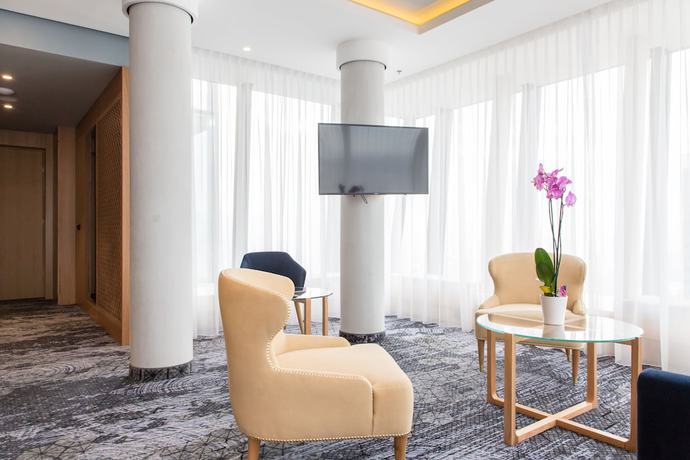 Imagen de la habitación del Hotel Swissotel Sarajevo. Foto 11