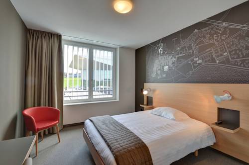 Imagen de la habitación del Hotel Swisstech. Foto 9