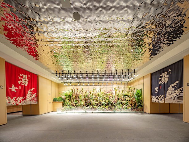 Imagen de la piscina del Hotel Swisstouches Resort. Foto 18