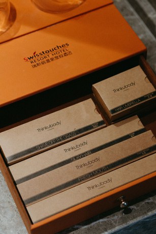 Imagen de la habitación del Hotel Swisstouches Resort. Foto 6