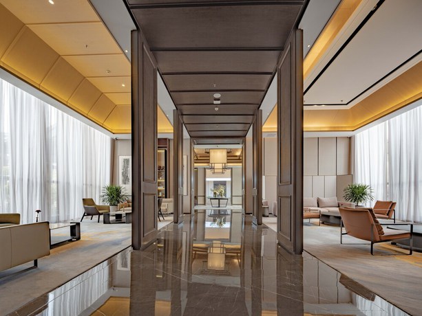 Imagen de los interiores del Hotel Swisstouches Resort. Foto 13