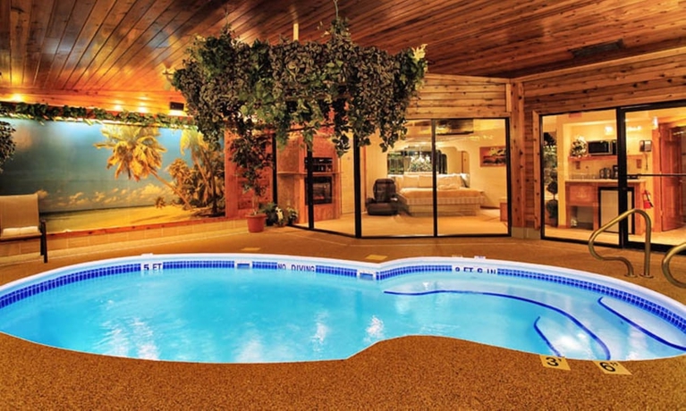 Imagen de la habitación del Hotel Sybaris Pool Suites Indianapolis. Foto 8