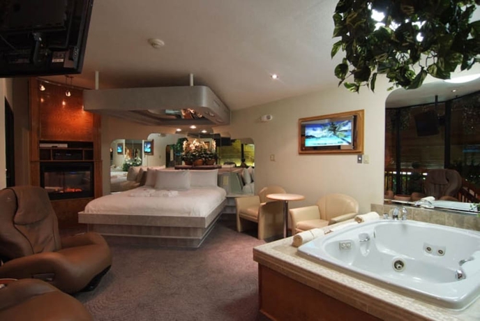 Imagen de la habitación del Hotel Sybaris Pool Suites Indianapolis. Foto 18