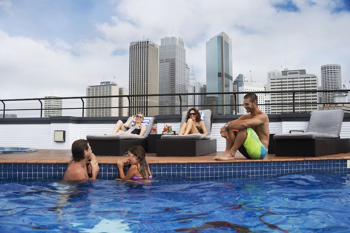 Imagen de la piscina del Hotel Sydney Harbour. Foto 22