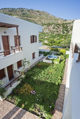 Imagen de los exteriores del Hotel Syia. Foto 16