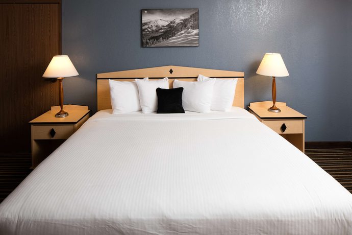 Imagen de la habitación del Hotel Sylo Denver Airport, A Ramada By Wyndham. Foto 8