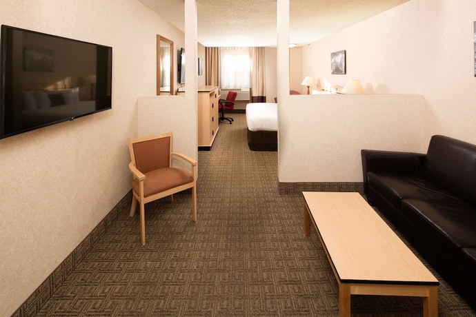 Imagen de la habitación del Hotel Sylo Denver Airport, A Ramada By Wyndham. Foto 11
