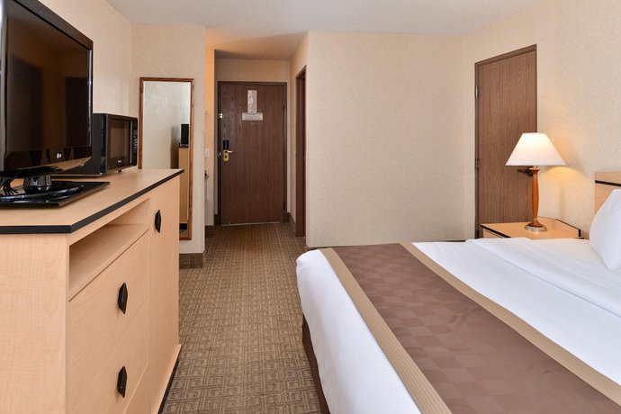 Imagen de la habitación del Hotel Sylo Denver Airport, A Ramada By Wyndham. Foto 17