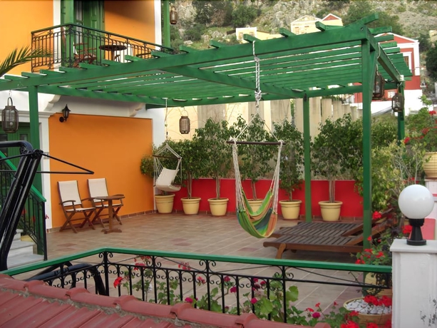 Imagen de los exteriores del Hotel Symi Garden Studios, Symi. Foto 17