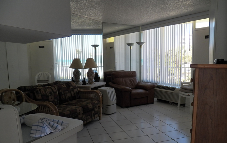 Imagen de la habitación del Hotel Symphony Beach Club. Foto 10