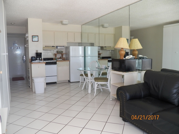 Imagen de la habitación del Hotel Symphony Beach Club. Foto 14