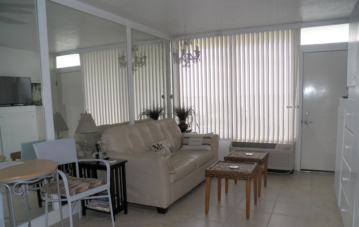 Imagen de la habitación del Hotel Symphony Beach Club. Foto 16