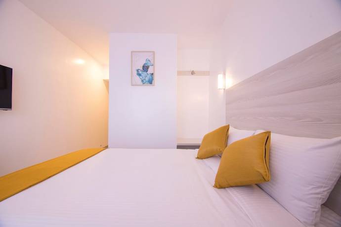 Imagen de la habitación del Hotel Symphony. Foto 7