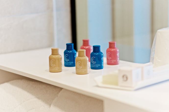 Imagen de la habitación del Hotel Syncrosfera. Foto 8