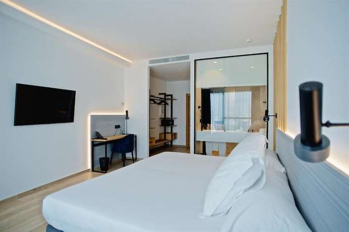 Imagen de la habitación del Hotel Syncrosfera. Foto 13