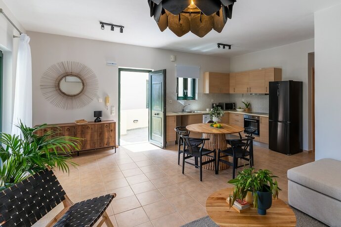 Imagen de la habitación del Hotel Syra Suites. Foto 12