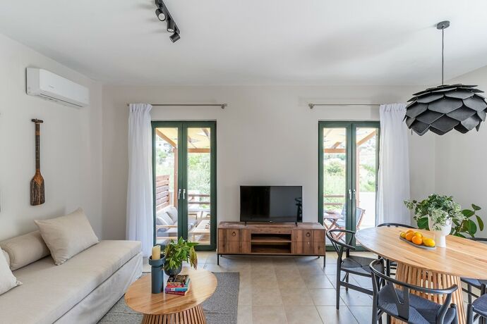 Imagen de la habitación del Hotel Syra Suites. Foto 13