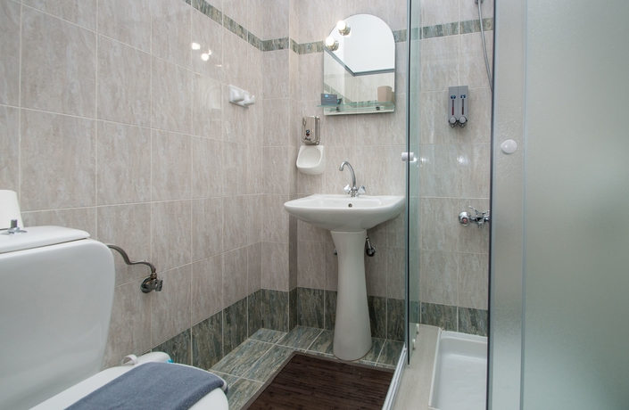 Imagen de la habitación del Hotel Syros Atlantis. Foto 8