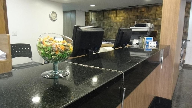 Imagen de los interiores del Hotel Syros. Foto 16