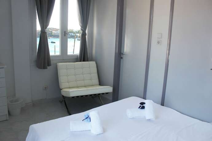 Imagen de la habitación del Hotel Syros Holidays. Foto 15